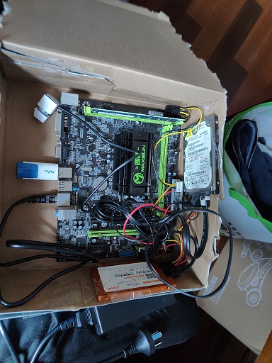 弄个鞋盒子当机箱